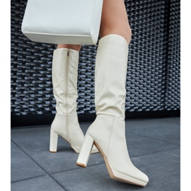 Bottes à talons beiges de Strother 3