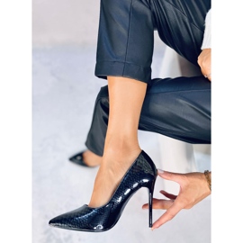 Escarpins sur un talon aiguille Lone Black noir 1