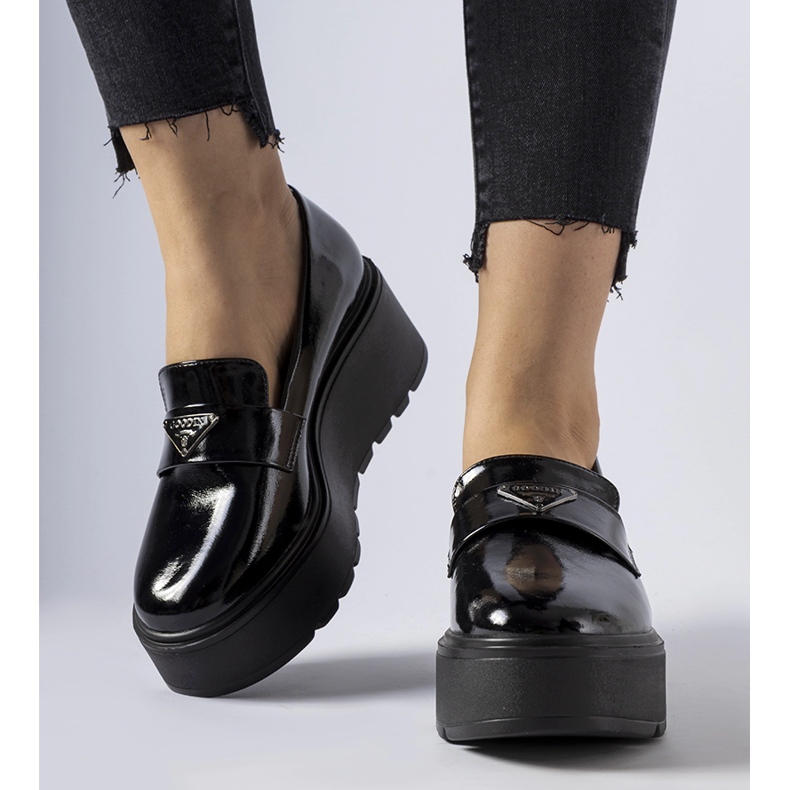 Mocassins vernis noirs à plateforme Monra le noir 1