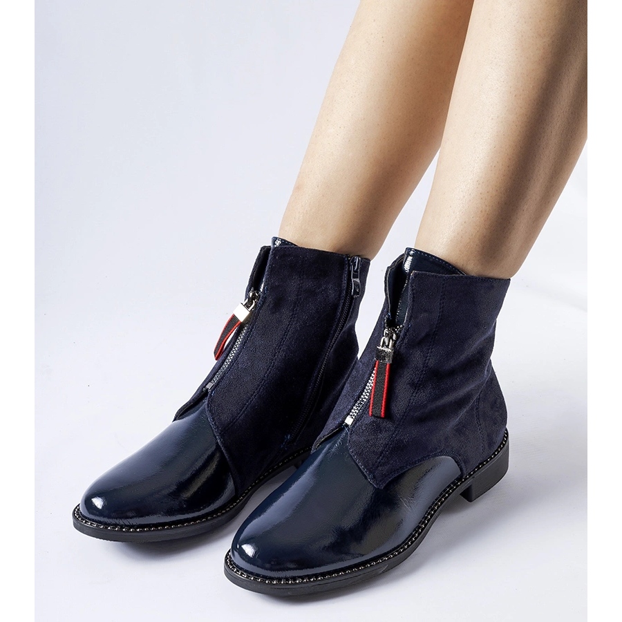 Bottines Belvedere vernies isolees bleu marine