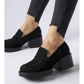 Mocassins noirs sur bloc en éco-daim par Gaspare le noir 1