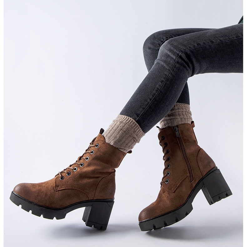 Bottines à talons en daim marron Romilda le noir 1