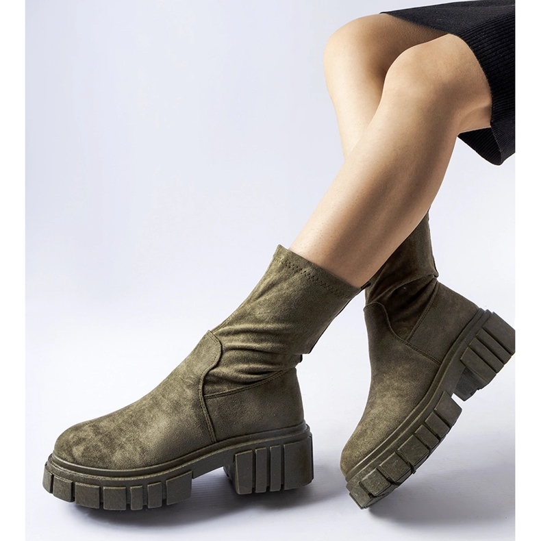 Bottines à enfiler en éco-daim Montefusco vertes 1