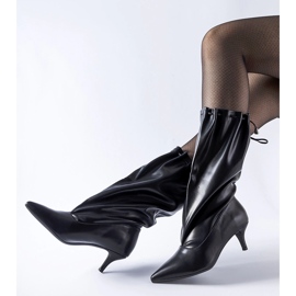 Bottines noires à talon bas de Deserres le noir 1