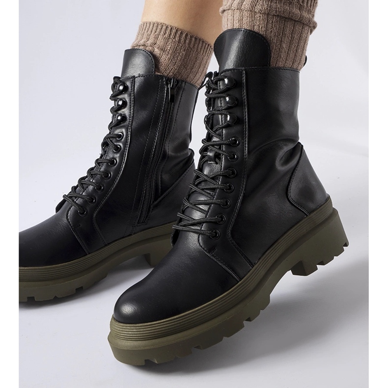 Baskets noires à semelle Quennie colorée 1