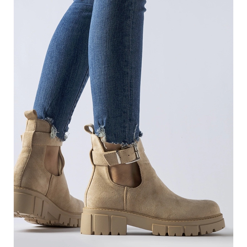 Bottines beiges avec fermoir décoratif Sarrazin 1