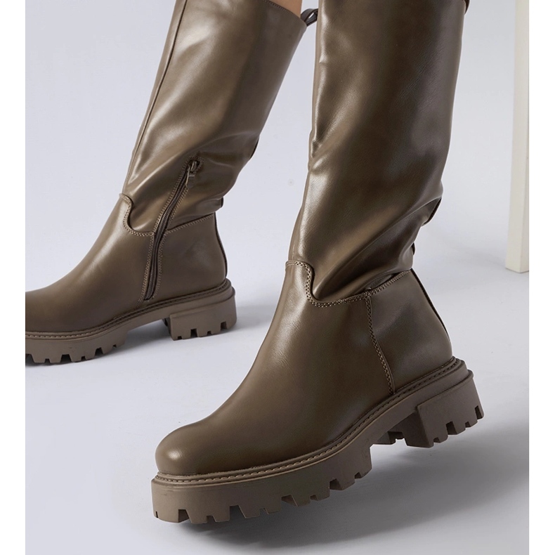 Bottines plates isolées marron par Meana brun 1