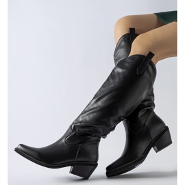 Bottes de cowboy Chapin isolées classiques noires le noir 1