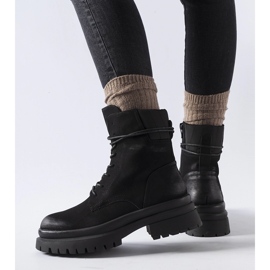 Bottines Vadnais noires à bout usé 1