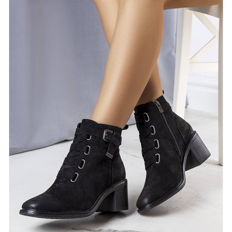 Bottines isolées noires de Klinte le noir 1