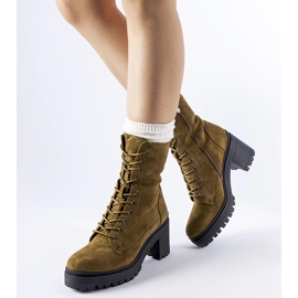 Bottes isolées vertes à talon bas de Cotti 1