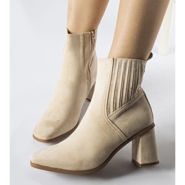 Bottines beiges à bout carré de Pastina 1