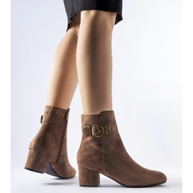 Bottines marron à talons bas en éco-daim par Nemaha brun 1