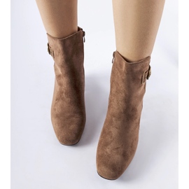 Bottines marron à talons bas en éco-daim par Nemaha brun 2