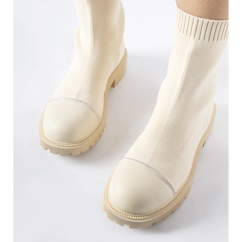 Bottines chaussettes beiges avec strass de Vail 1