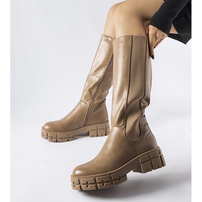 Bottines plates Ceredano isolées marron beige 1