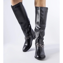 Bottes isolées noires avec chaîne Millies le noir 1
