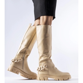 Bottines plates beiges avec chaîne Armand 1