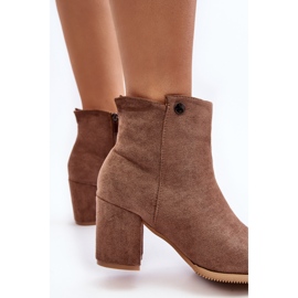 Bottines en daim pour femmes à talon haut marron Selela brun 1 Bottines en daim pour femmes à talon haut marron Selela brun 1