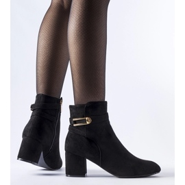 Bottines noires à petit talon avec boucle Sesto 1