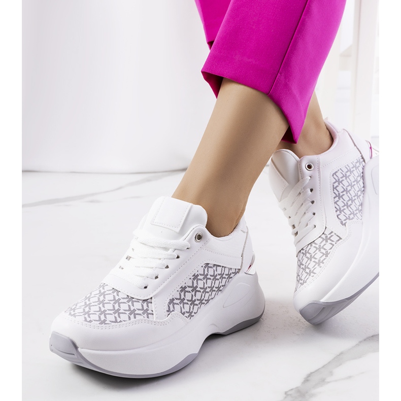 Les baskets blanches de Milan 1