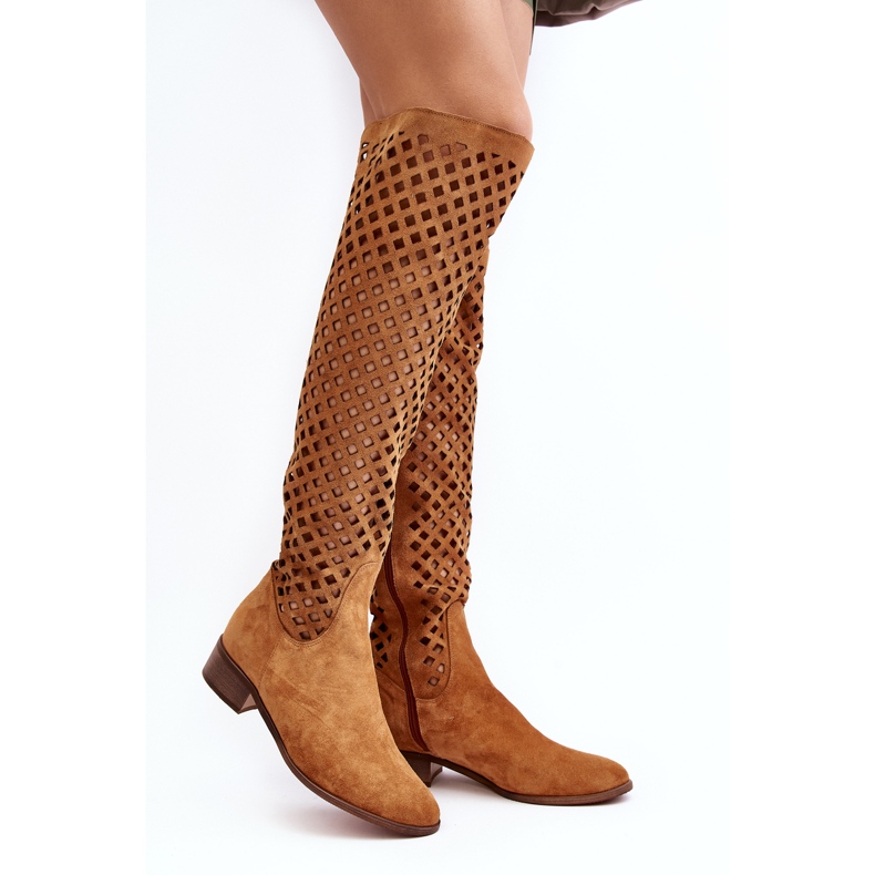 Boots Arinna en daim camel à motif ajouré brun 1
