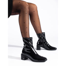 Bottes ajustées pour femmes en cuir verni Vinceza noir 1