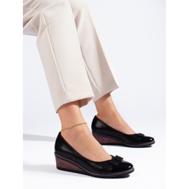 W. Potocki Escarpins noirs pour femmes de Potocki avec un talon bas 1