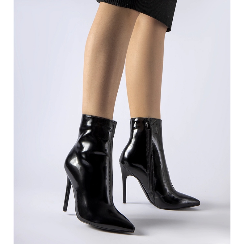 Bottines à talons aiguilles vernies noires par Gaetana 1