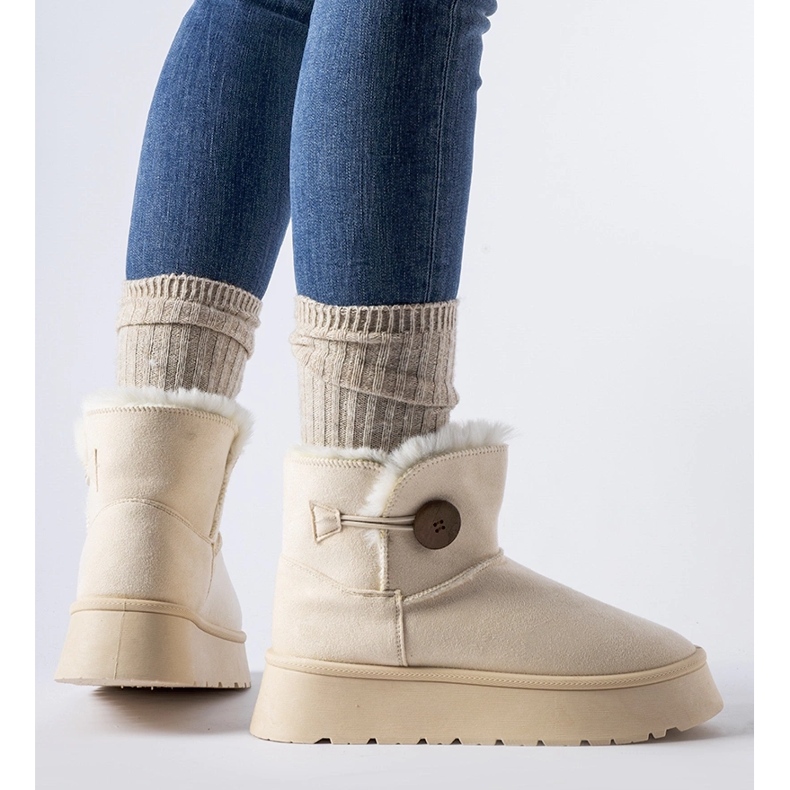 Bottes de neige isolées beiges avec bouton Ronco 1