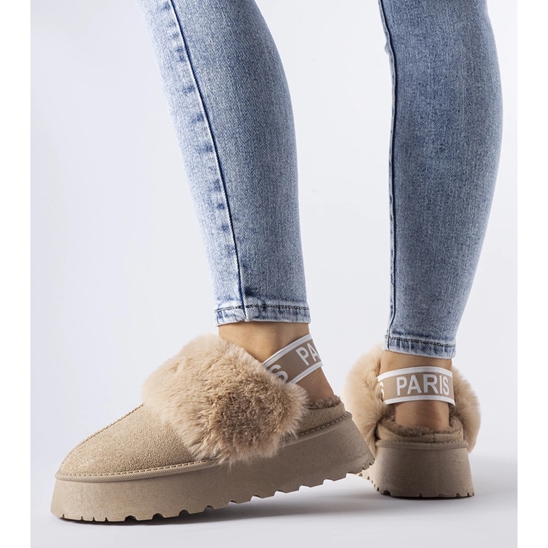 Chaussons isolants beiges avec élastique et fourrure Sangro 1