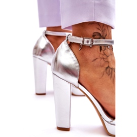 Sandales à talons hauts métallisées argentées 1