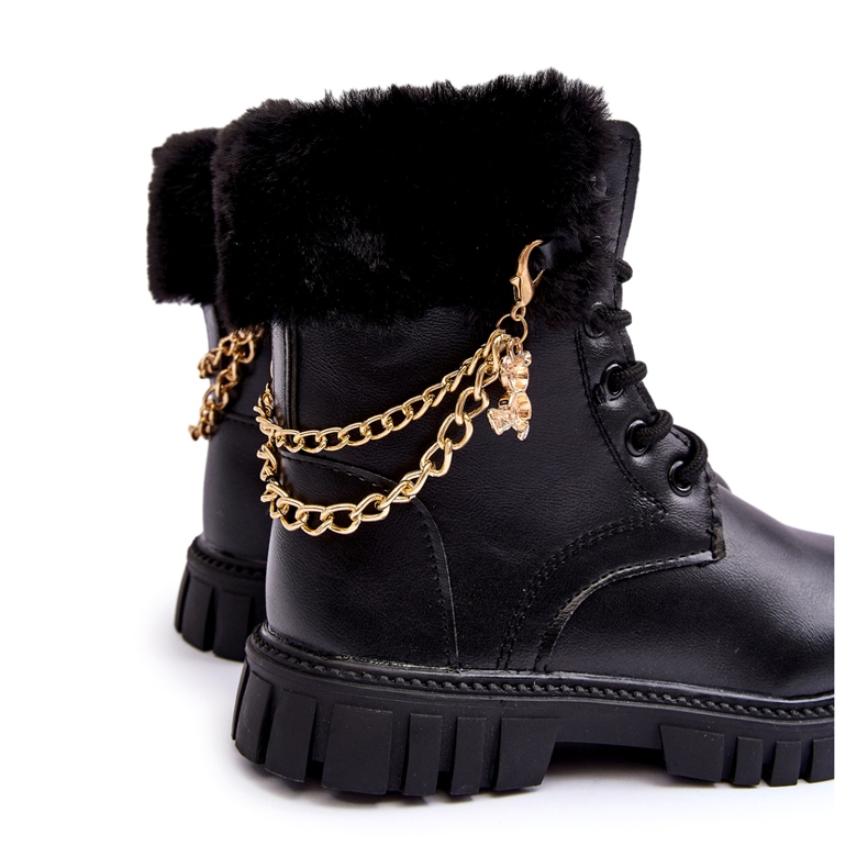 Bottes pour enfants isolés en cuir avec une chaîne noire le noir 2