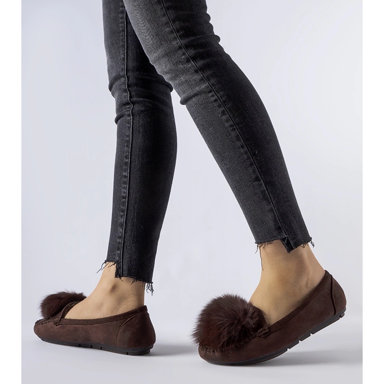 Chaussons isolants marron avec pompon Marchetti brun 1 Chaussons isolants marron avec pompon Marchetti brun 1