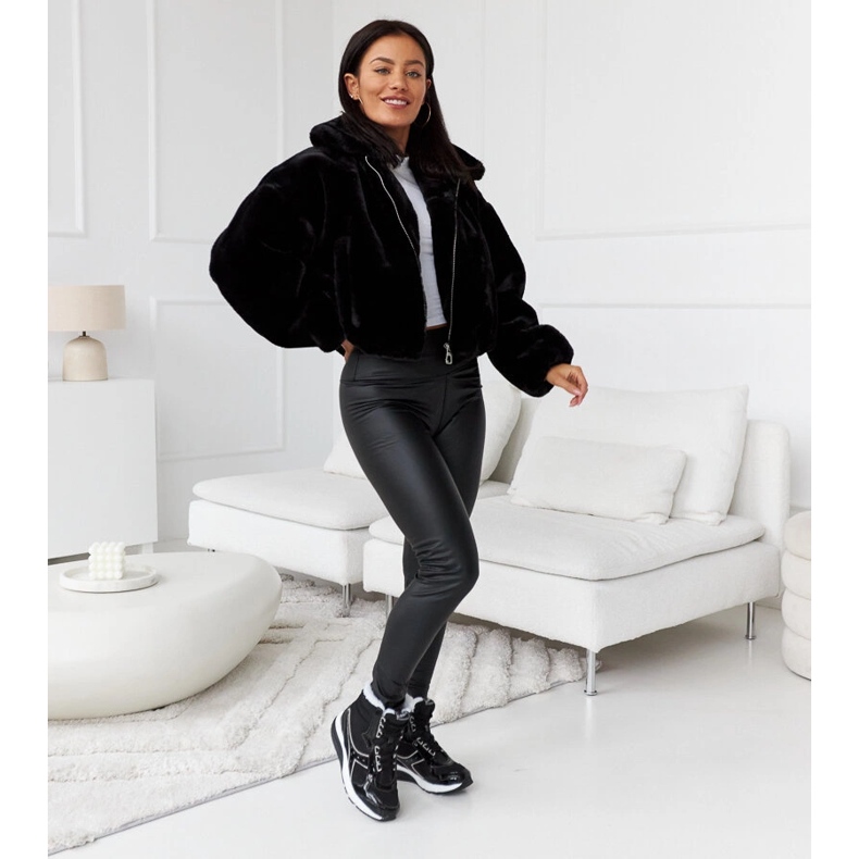 Bottes de neige de sport isolées Diadora noires 1