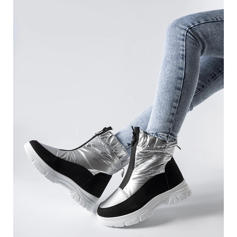 Bottes de neige Controni isolées argentées et noires 1