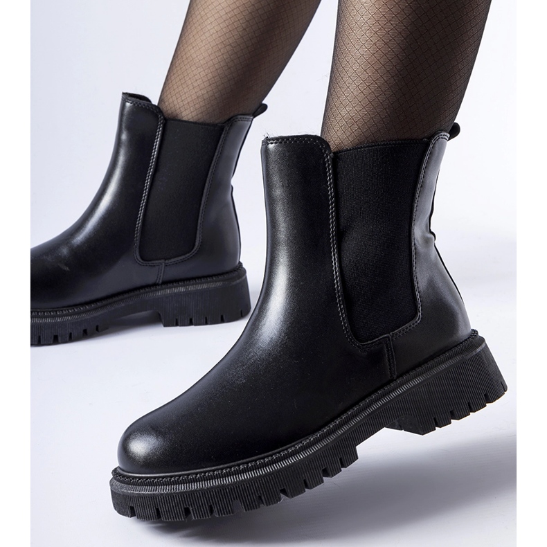 Bottines à enfiler classiques isolées noires par Noas le noir 1