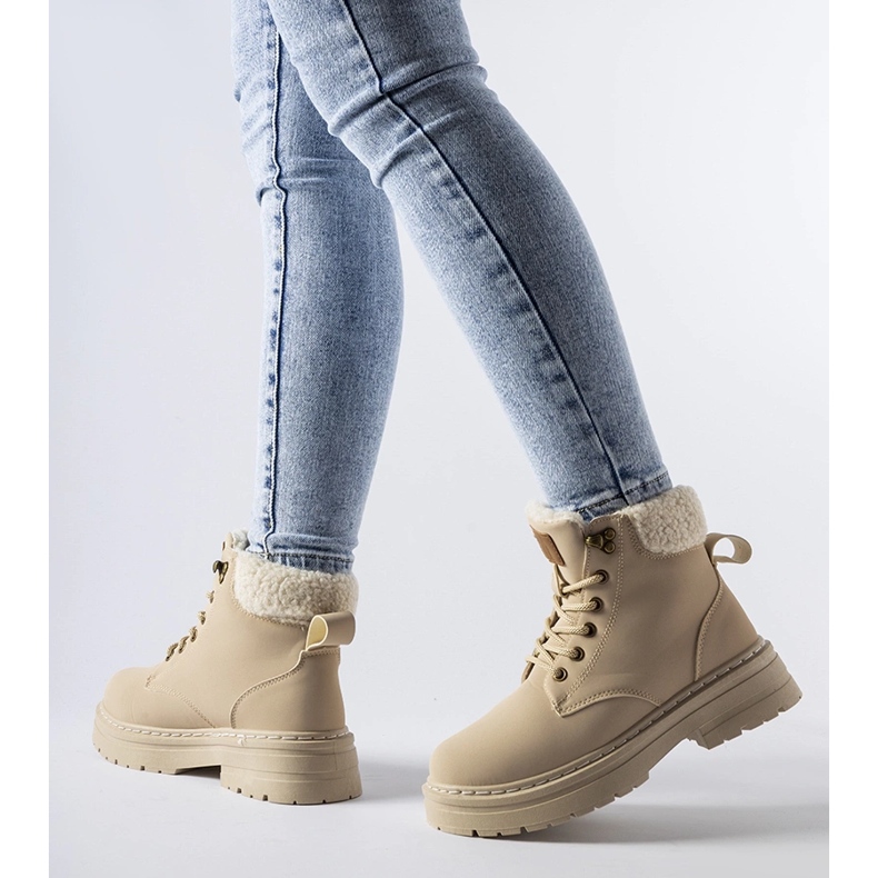 Travailleurs Burgondi isolés beiges 1