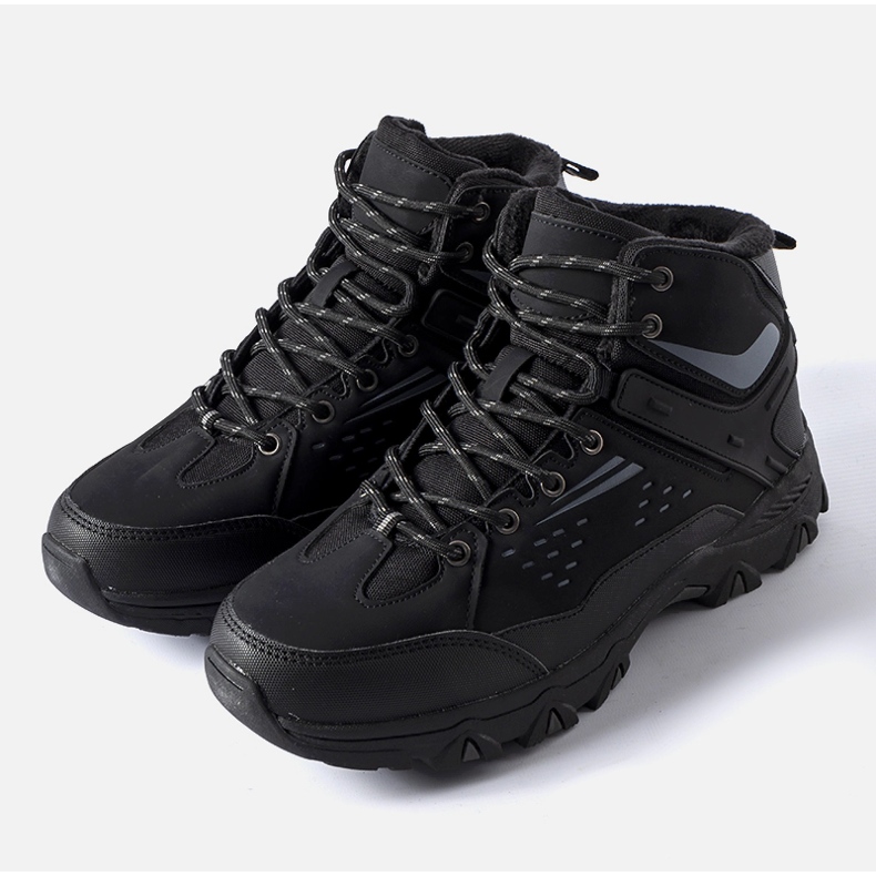 Chaussures de trekking Taziana isolées noires 1