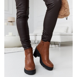 Bottines marron à talons bas de Layman brun 3