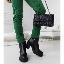 Bottines noires à talons bas avec passant de ceinture par Favale le noir 1