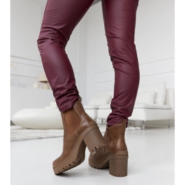 Bottines à talons bas marron foncé de Layman brun 3