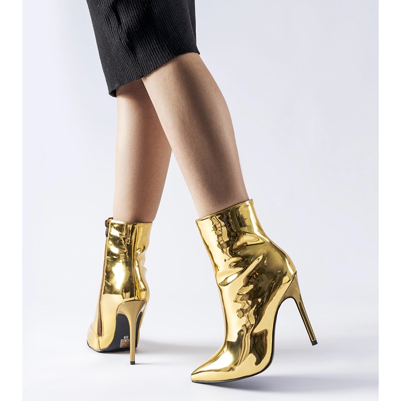 Bottines à talons aiguilles vernies dorées Gaetana 1