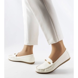Mocassins blancs au fini mat de Sorel 1