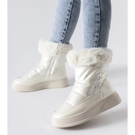 Bottes de neige isolées blanches avec fourrure d'Oliver 2