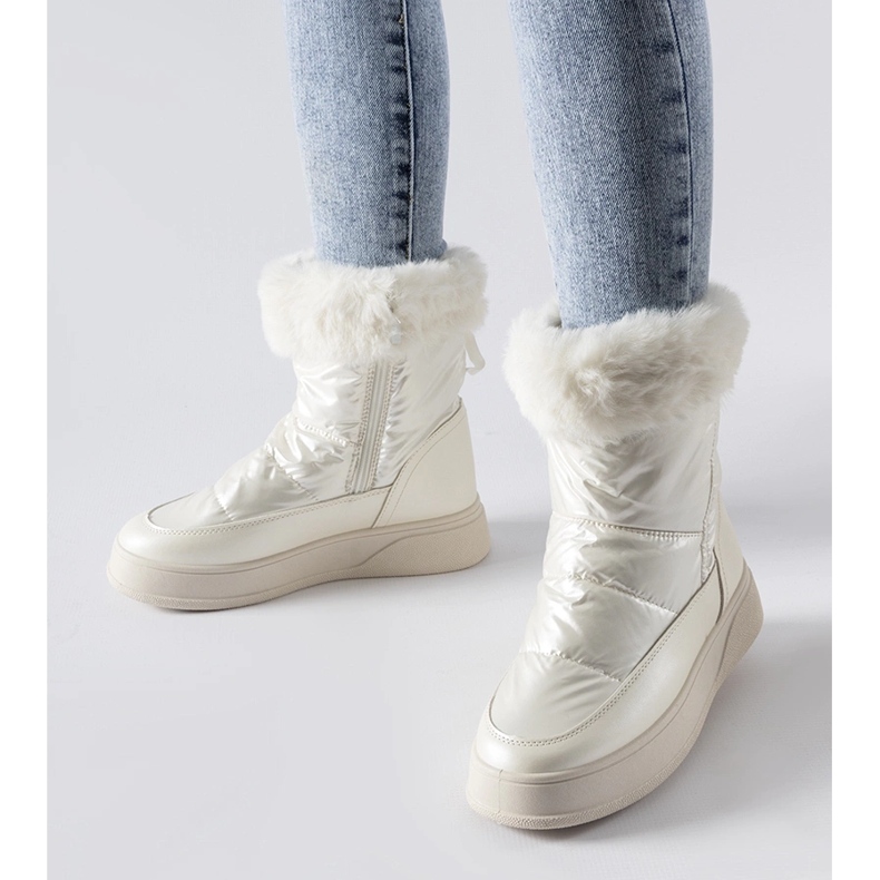 Bottes de neige isolées blanches avec fourrure d'Oliver 1