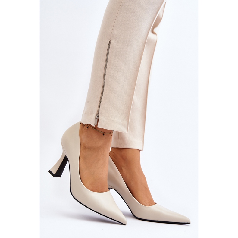 Talons hauts classiques à bout pointu beige clair Delimena 2