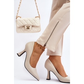 Talons hauts classiques à bout pointu beige clair Delimena 3