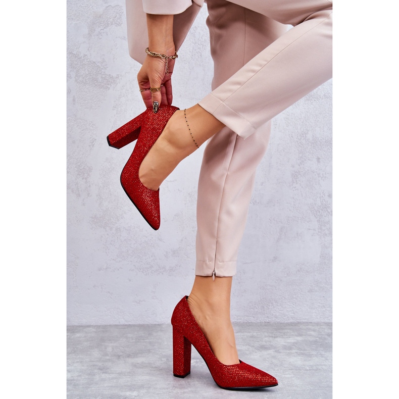 Escarpins à talons hauts rouges à paillettes brillantes 2