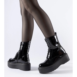 Travailleurs noirs en brevets sur la plateforme Leos 1